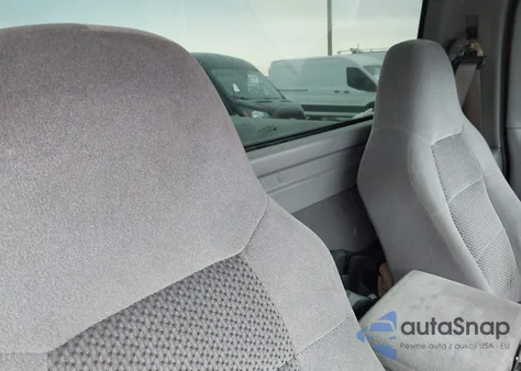 2002 Ford F-150 Xl/Xlt z USA, uszkodzony, nr VIN 2FTRF08W02CA48141